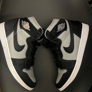 BLACK & GRE AIR JORDAN 1’s